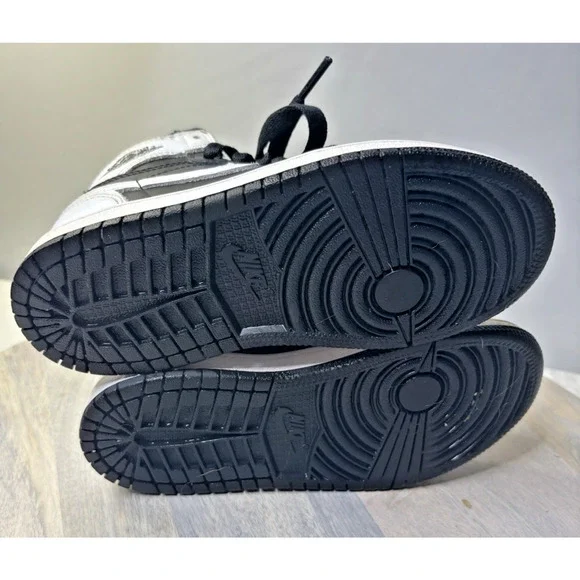 Size 12.5C Kids- Air Jordan 1 Retro OG High Black White FD1412-010 - Picture 8 of 8